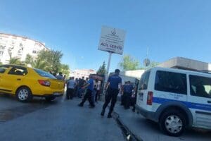 İzmir'in Konak il&ccedil;esinde, aralarında husumet olan iki grup arasında &ccedil;ıkan