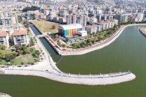 İzmir Büyükşehir Belediyesi İZSU Genel Müdürlüğü, kentin çevre sorunlarını bir