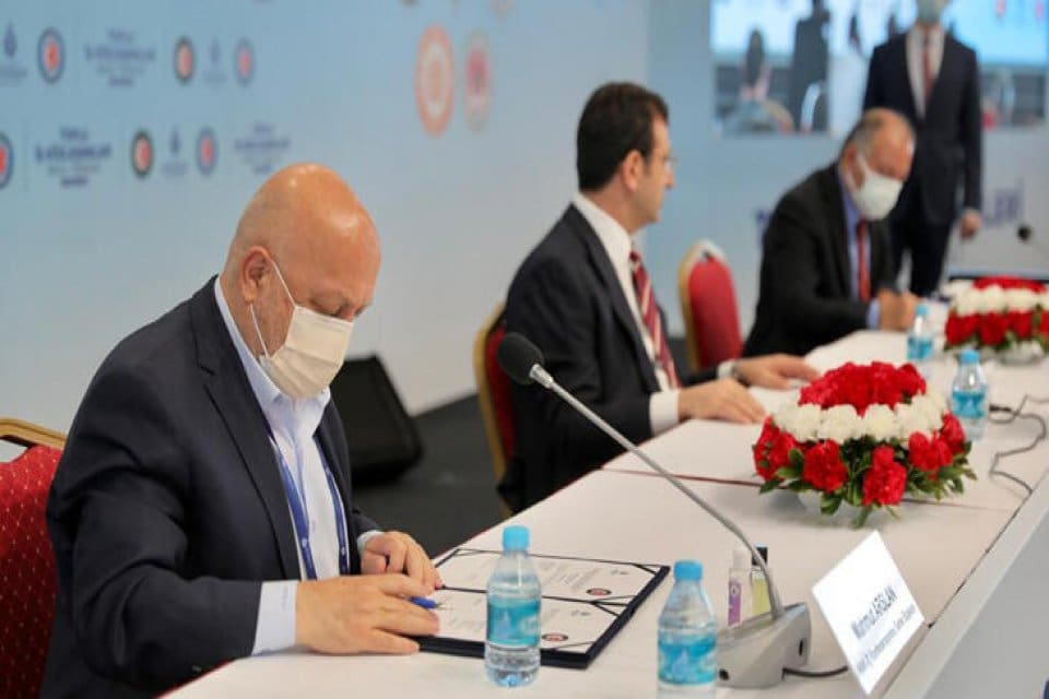 İstanbul B&uuml;y&uuml;kşehir Belediyesi'nde (İBB) &ccedil;alışan 45 bin iş&ccedil;iyi kapsayan toplu