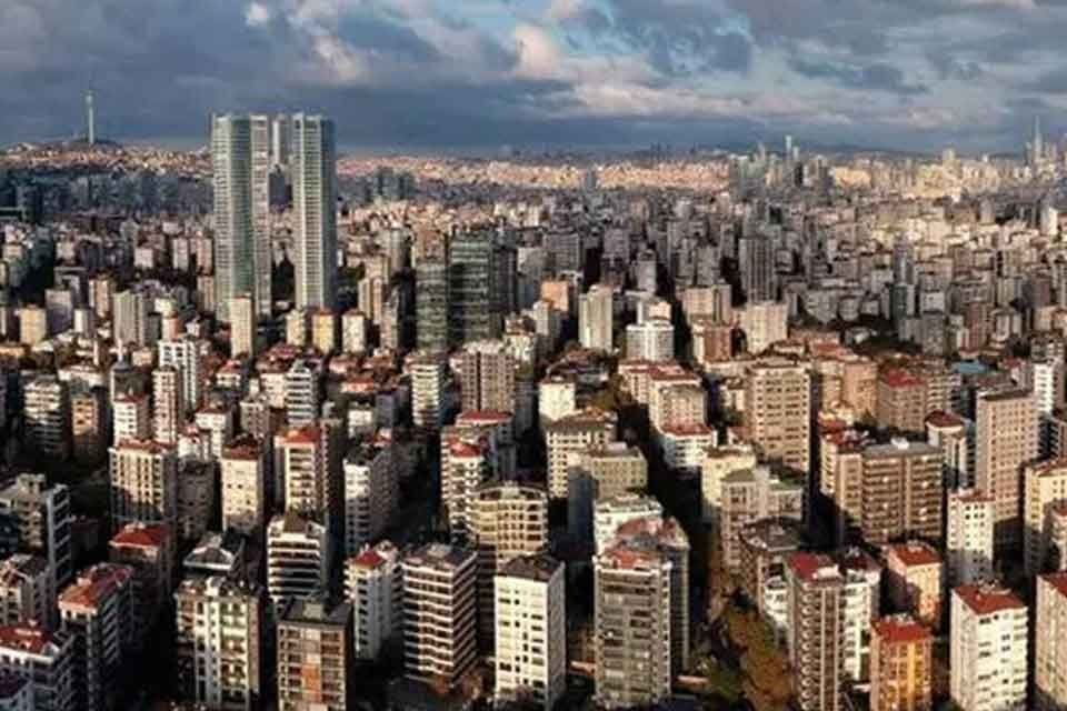 İstanbul B&uuml;y&uuml;kşehir Belediyesi,&nbsp;&ldquo;Deprem Seferberlik Planı&rdquo; kapsamında atılacak adımları a&ccedil;ıkladı. İBB