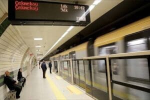 İstanbul'da her g&uuml;n 2 milyon kişiye hizmet veren metro ve