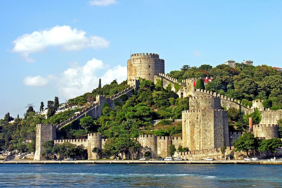 İstanbul B&uuml;y&uuml;kşehir Belediyesi (İBB) Genel Sekreter Yardımcısı Mahir Polat ve