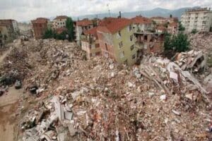 Evrensel&rsquo;den Eylem Nazlıer&rsquo;e konuşan&nbsp;İBB Deprem Risk Y&ouml;netimi ve Kentsel İyileştirme