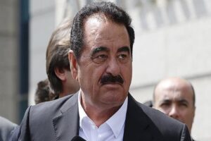 İbrahim Tatlıses ve asistanı Buket &Ccedil;akıcı ile şof&ouml;r&uuml; Hakan &Ccedil;alışkan'ın