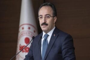 Zafer Partisi lideri &Uuml;mit &Ouml;zdağ'ın Suriye'deki briket evler i&ccedil;in valiliklerden