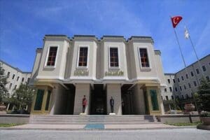 İ&ccedil;işleri Bakanlığı, İstanbul B&uuml;y&uuml;kşehir Belediyesi'nde işbaşı yaptırılan bazı &ccedil;alışanların, ter&ouml;r