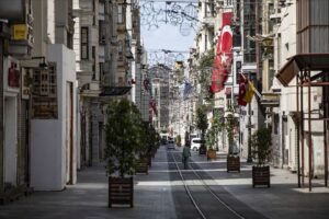 İçişleri Bakanlığı, ''Hafta sonlarına yönelik uyguladığımız sokağa çıkma kısıtlamasının altıncı