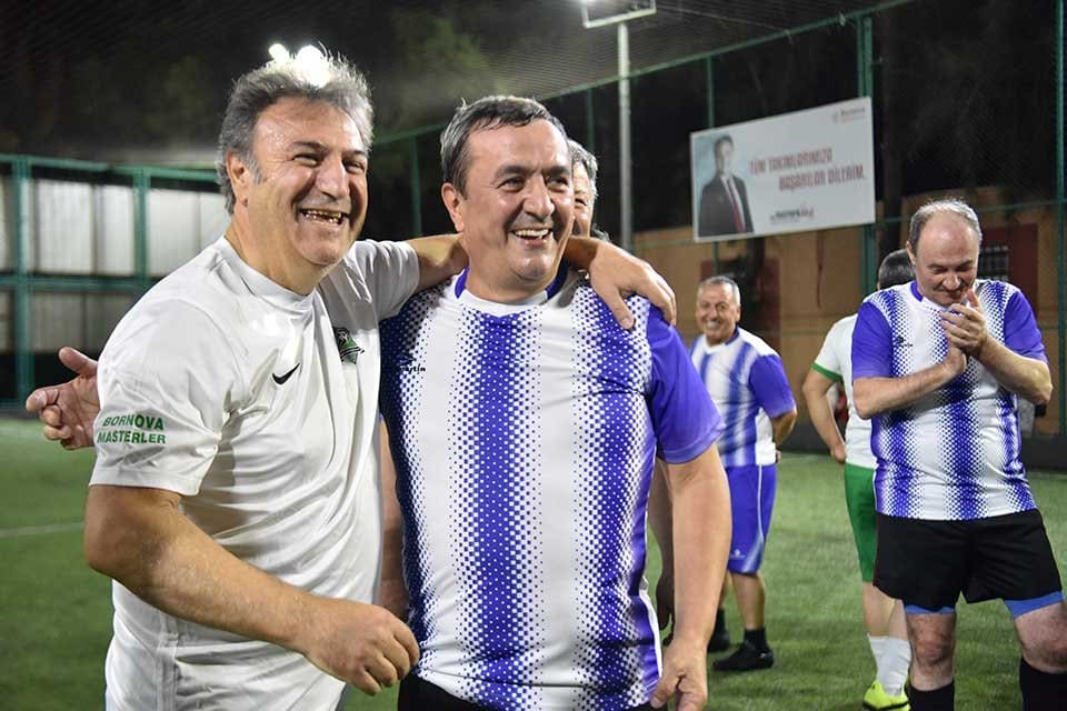 Bornova Belediyesi ile Konak Belediyesi, Belediye Başkanları; Dr. Mustafa İduğ