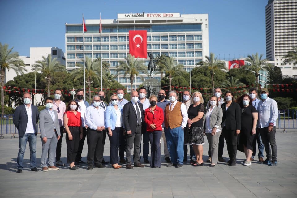 DENEYİMİN zenginliği,&nbsp; YENİLENMENİN g&uuml;c&uuml;,&nbsp;EMEK&rsquo;e verdiğimiz değer, GELECEK&rsquo;e olan inancımızla yola