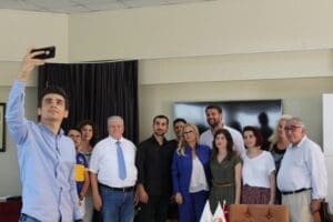 Gen&ccedil; Medya Platformu &uuml;yeleri, İzmir Gazeteciler Cemiyeti (İGC) Başkanı Dilek