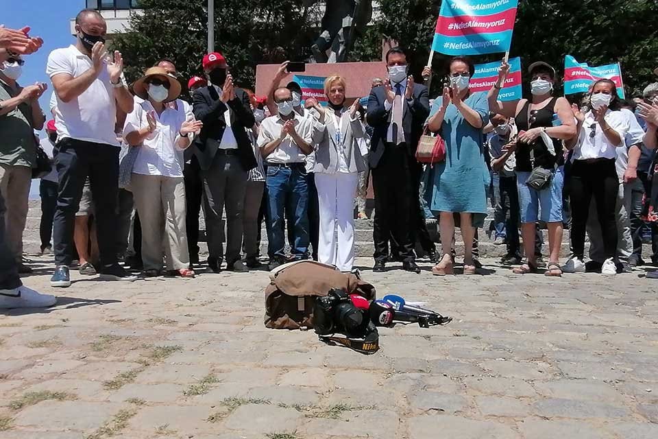 İzmir Gazeteciler Cemiyeti ge&ccedil;tiğimiz g&uuml;nlerde İstanbul'da d&uuml;zenlenen Onur Y&uuml;r&uuml;y&uuml;ş&uuml;'nde g&uuml;venlik