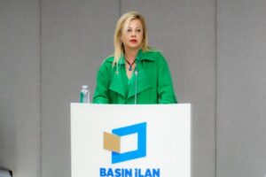 İzmir Gazeteciler Cemiyeti Başkanı ve BİK Genel Kurul &Uuml;yesi Dilek