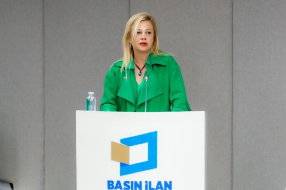 İzmir Gazeteciler Cemiyeti Başkanı ve BİK Genel Kurul &Uuml;yesi Dilek