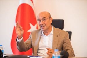 İzmir B&uuml;y&uuml;kşehir Belediye Başkanı Tun&ccedil; Soyer, Alsancak'taki tarihi elektrik fabrikasını