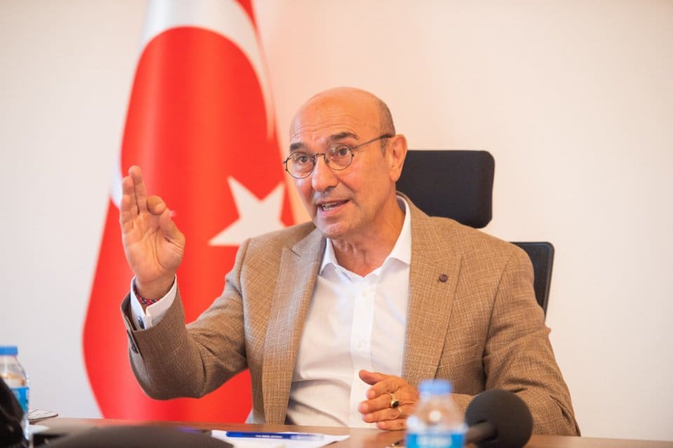 İzmir B&uuml;y&uuml;kşehir Belediye Başkanı Tun&ccedil; Soyer, Alsancak'taki tarihi elektrik fabrikasını
