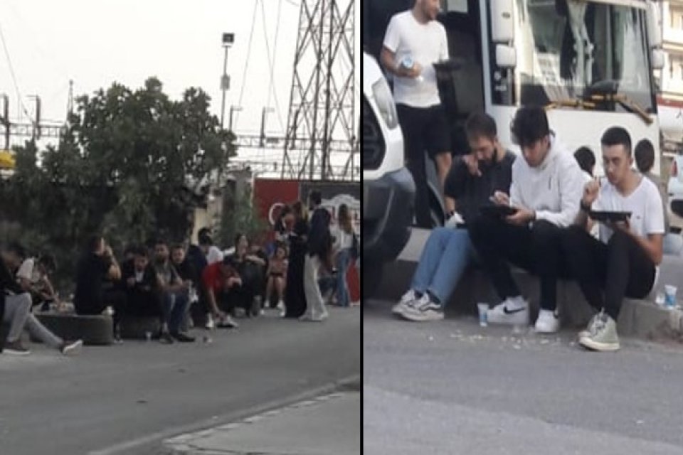 İzmir Katip Çelebi Üniversitesi’nde (İKÇÜ) okuyan gençlere de ücretsiz yemek