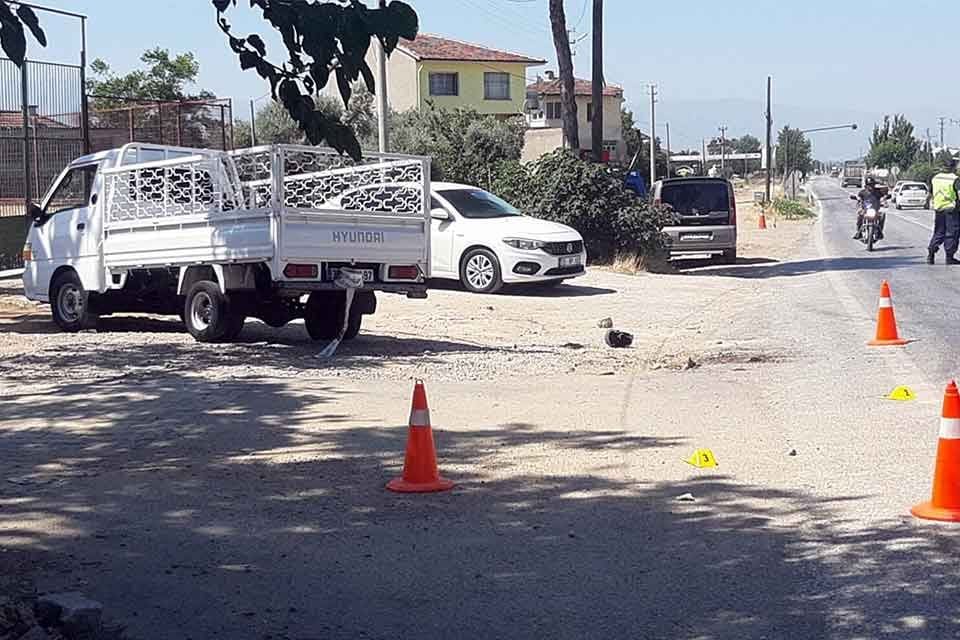 İZMİR'in &Ouml;demiş il&ccedil;esinde, iki aile arasında &ccedil;ıkan silahlı ve bı&ccedil;aklı