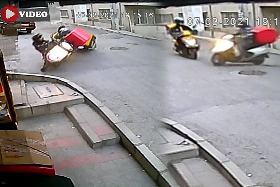 İzmir'in Konak il&ccedil;esinde, iki motosikletin kafa kafaya &ccedil;arpıştığı kazada, metrelerce