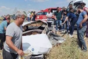 Malatya&rsquo;nın Doğanşehir il&ccedil;esinde, iki otomobilin kafa kafaya &ccedil;arpıştığı kazada 2