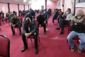 İzmir'in Bornova il&ccedil;esinde jandarma ekiplerince, yan yana bulunan 2 sendika