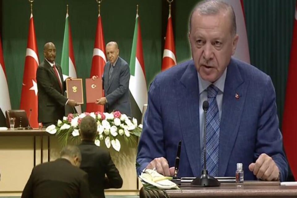 Cumhurbaşkanı Erdoğan ile Sudan Egemenlik Konseyi Başkanı Orgeneral el-Burhan, ortak