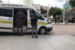 İstanbul'da'ki İstinye Park isimli AVM'de hareketli anlar yaşandı. Sosyetenin ve