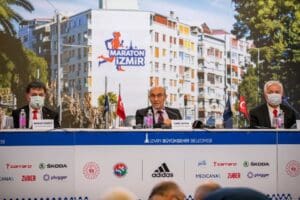 İzmir B&uuml;y&uuml;kşehir Belediyesi tarafından ge&ccedil;en yıl &ldquo;Ormanİzmir&rdquo; temasıyla d&uuml;zenlenen Maratonİzmir&rsquo;in