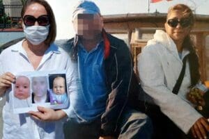 İZMİR'de Sevtap Şensarı'nın (45), 7 yıl &ouml;nce t&uuml;p bebek y&ouml;ntemiyle
