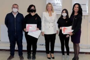 İzmir Kadın Kuruluşları Birliği (İKKB) tarafından Işılay Saygın anısına bu