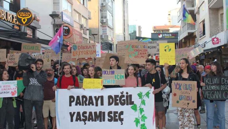 İklim Aktivistleri Küresel İklim Grevi için Alsancak’ta…Gençler ‘İklim Adaleti’ için yürüdü… 'İklim adaleti için ses çıkar'