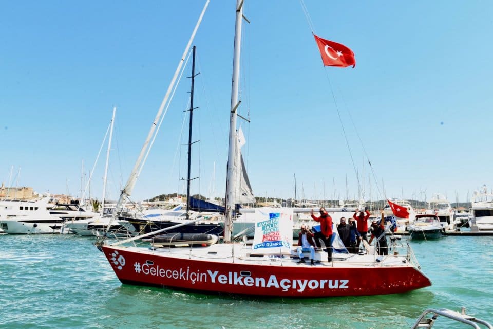 İklim krizine dikkat &ccedil;ekmek amacıyla 22 Nisan&rsquo;da Hopa limanından yola