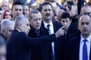 Yoksulluk sorununu kabul eden AK Parti MKYK &Uuml;yesi Metin K&uuml;l&uuml;nk,