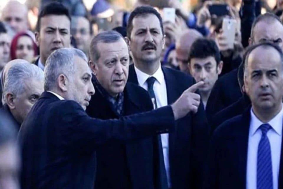 Yoksulluk sorununu kabul eden AK Parti MKYK &Uuml;yesi Metin K&uuml;l&uuml;nk,