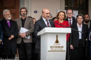İzmir B&uuml;y&uuml;kşehir Belediyesi tarafından &ldquo;Geleceğin T&uuml;rkiye&rsquo;sini inşa ediyoruz&rdquo; sloganıyla 15-21