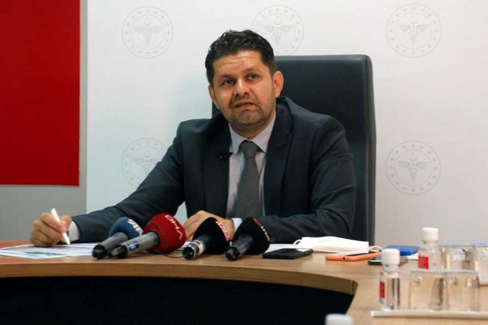 İzmir İl Sağlık M&uuml;d&uuml;r&uuml; Mehmet Burak &Ouml;ztop, toplumsal bağışıklığın sağlanması