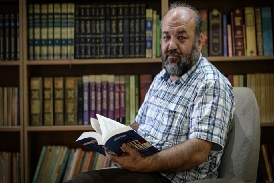 İlahiyat&ccedil;ı yazar&nbsp;İhsan Elia&ccedil;ık'ın&nbsp;'Yaşayan Kur'an T&uuml;rk&ccedil;e Meal-Tesfir'i&nbsp;isimli eserine basım, yayım yasağı&nbsp;ve