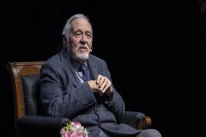 Prof. Dr. İlber Ortaylı, neredeyse yabancıların işgali altında olan, ev