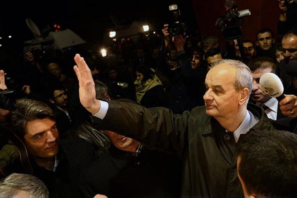 Fethulla&ccedil;ı Ter&ouml;r &Ouml;rg&uuml;t&uuml;'n&uuml;n (FET&Ouml;) siyasi ayağının ortaya &ccedil;ıkarılması gerektiğini ilişkin