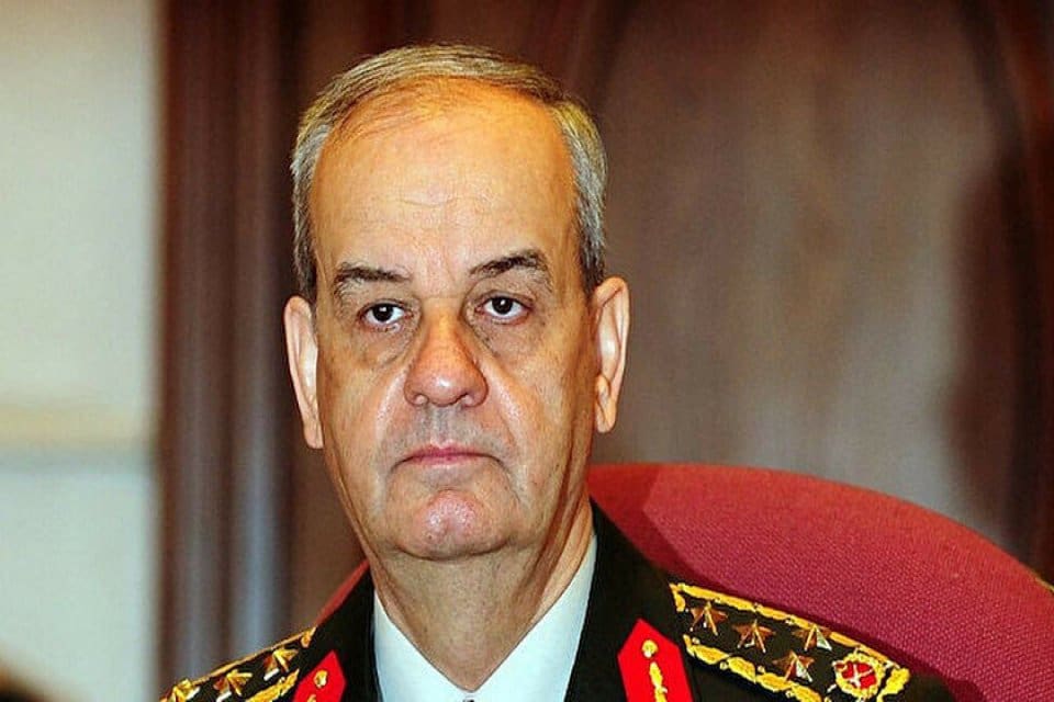 Eski Genelkurmay Başkanı İlker Başbuğ&rsquo;un, kitabı hakkında gazetede yaptığı bir