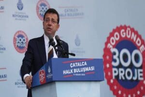 İBB, bug&uuml;n &Ccedil;atalca&rsquo;nın Subaşı k&ouml;y&uuml;nde, s&uuml;t sığır yemi dağıtımı ve