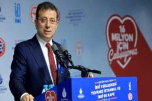 İBB Başkanı Ekrem İmamoğlu, Sara&ccedil;hane'de basın a&ccedil;ıklaması d&uuml;zenledi. İmamoğlu, Bakanlar
