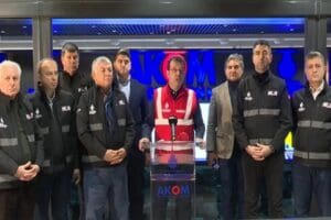 İBB Başkanı Ekrem İmamoğlu, Kahramanmaraş'ta meydana gelen 7.4 b&uuml;y&uuml;kl&uuml;ğ&uuml;ndeki depremin