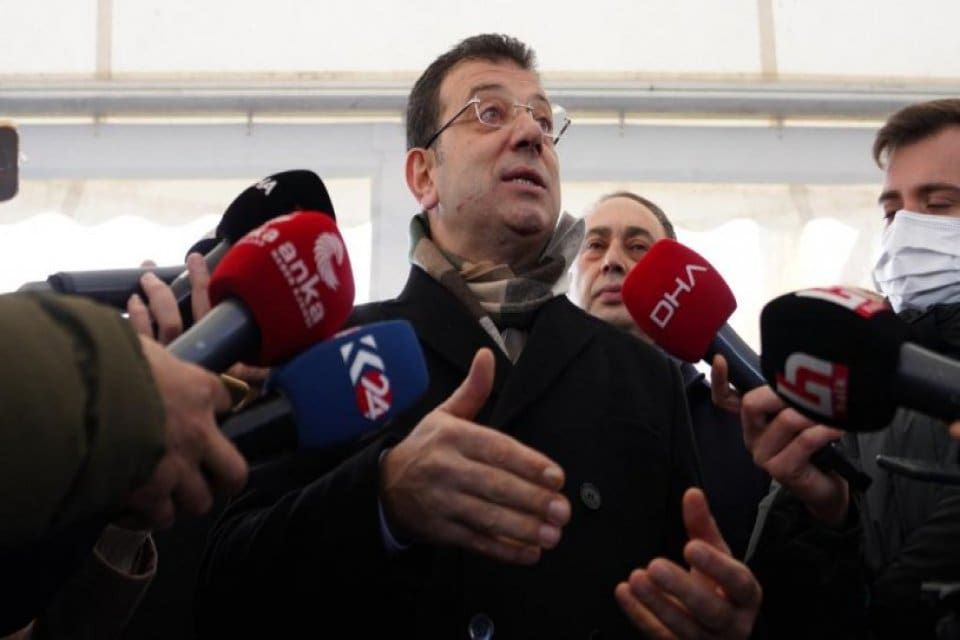 İstanbul B&uuml;y&uuml;kşehir Belediye (İBB) Başkanı Ekrem İmamoğlu, b&uuml;t&uuml;n metrob&uuml;s duraklarına,
