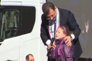 İstanbul B&uuml;y&uuml;kşehir Belediye Başkanı&nbsp;Ekrem İmamoğlu&nbsp;Isparta'da yurttaşlarla bir araya geldi. Miting
