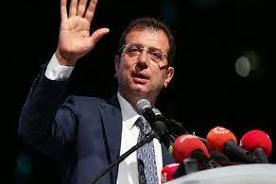 İstanbul B&uuml;y&uuml;kşehir Belediye Başkanı Ekrem İmamoğlu, 14 Mart Tıp Bayramı'na