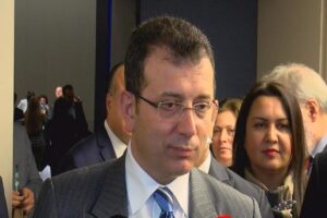 İBB Başkanı Ekrem İmamoğlu, Y&uuml;ksek Se&ccedil;im Kurulu (YSK) &uuml;yelerine 'alenen