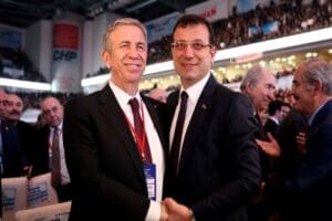 İstanbul B&uuml;y&uuml;kşehir Belediye Başkanı Ekrem İmamoğlu, "Mansur Yavaş ile aranızda