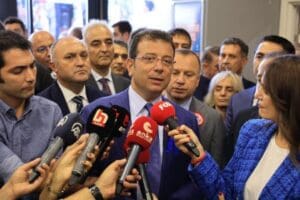 İBB Başkanı Ekrem İmamoğlu, İstanbul&rsquo;da başlayan kar yağışı ve fırtına