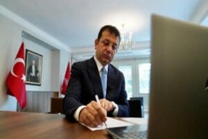 İBB Başkanı Ekrem İmamoğlu, resmi iş yemeği d&ouml;n&uuml;ş&uuml;ne ait MOBESE