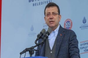 Ekrem İmamoğlu, KİPTAŞ Kentsel D&ouml;n&uuml;ş&uuml;m Toplu Temel Atma programında yaptığı